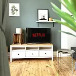 Cozee - Comfy 3-room With Netflix Apartment *