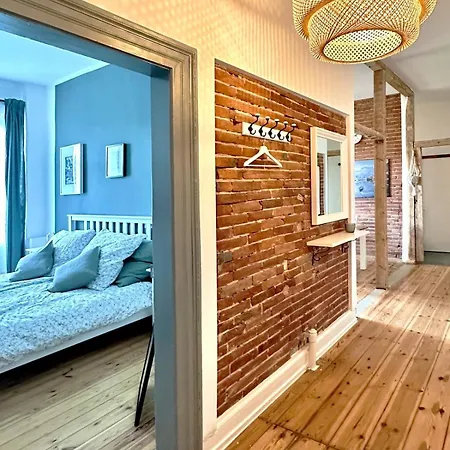 Cozee - Comfy 3-room With Netflix