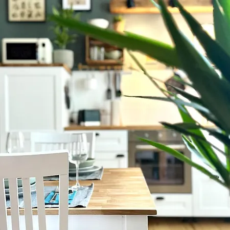 Cozee - Comfy 3-room With Netflix Apartament