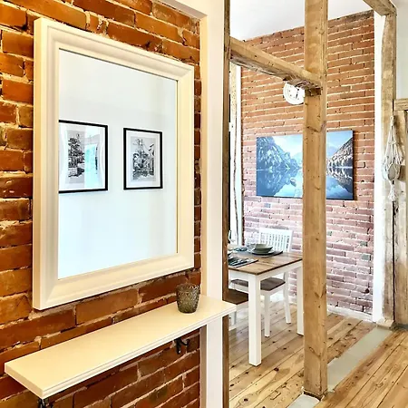 Cozee - Comfy 3-room With Netflix